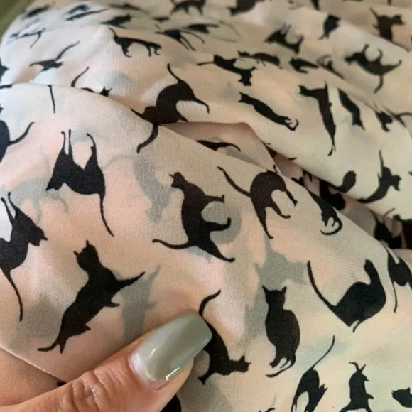 Black KITTY Cat Pattern Bandana Scarf Wrap - Picture 4 of 6